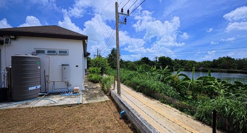 For sale 4 bedrooms house in Thalang, Phuket