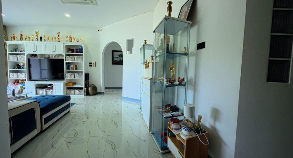 For sale 4 bedrooms house in Thalang, Phuket