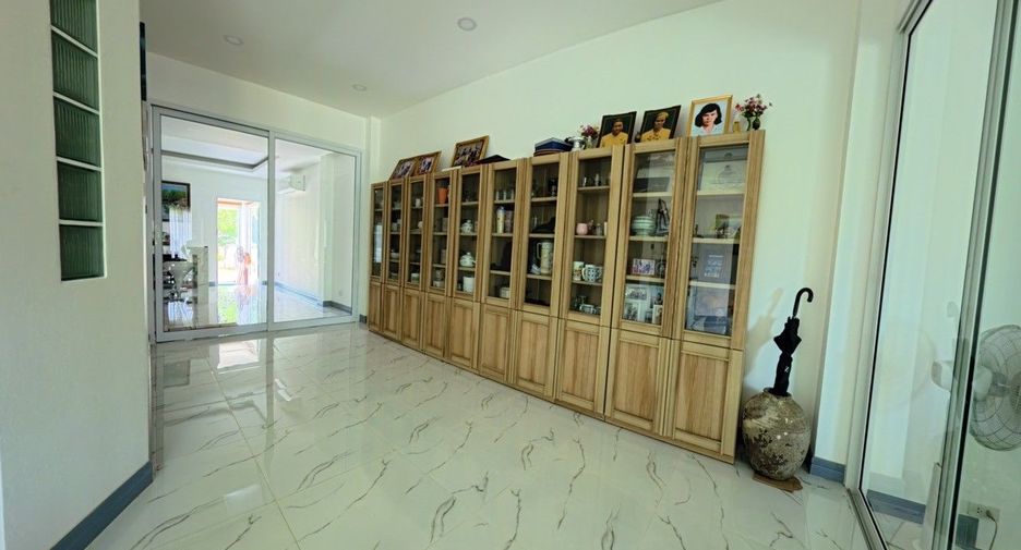 For sale 4 bedrooms house in Thalang, Phuket