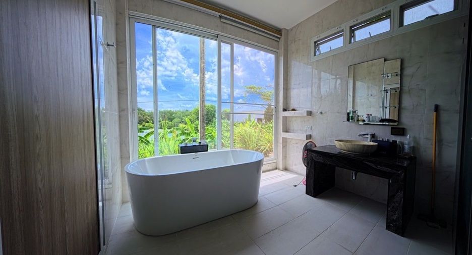 For sale 4 bedrooms house in Thalang, Phuket