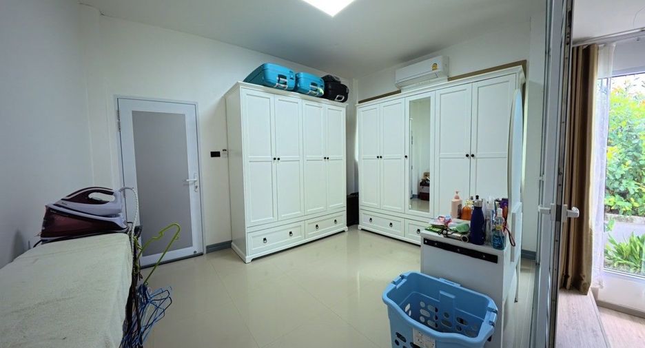For sale 4 bedrooms house in Thalang, Phuket