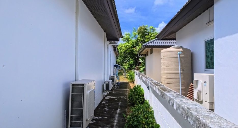 For sale 4 bedrooms house in Thalang, Phuket
