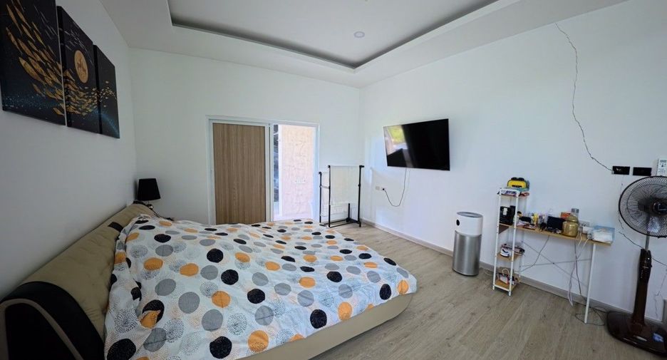 For sale 4 bedrooms house in Thalang, Phuket