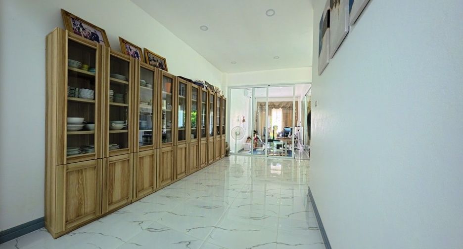 For sale 4 bedrooms house in Thalang, Phuket