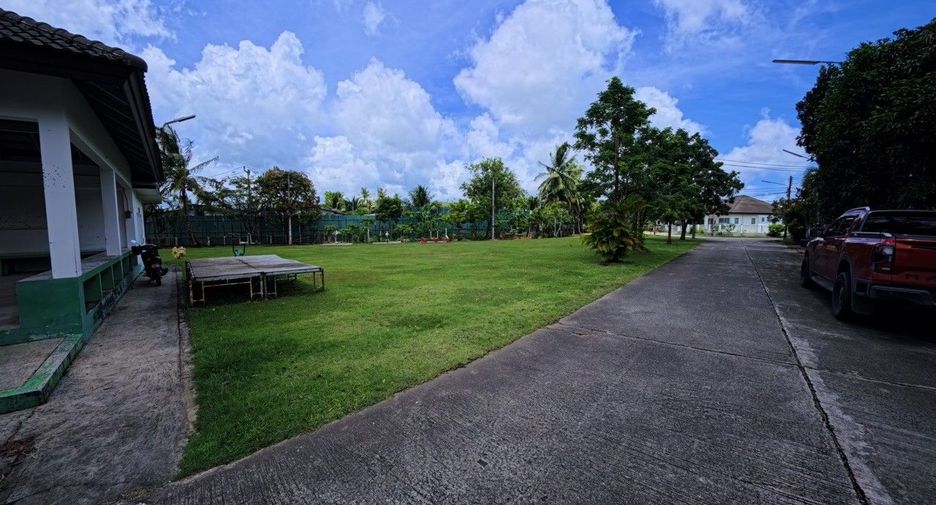 For sale 4 bedrooms house in Thalang, Phuket