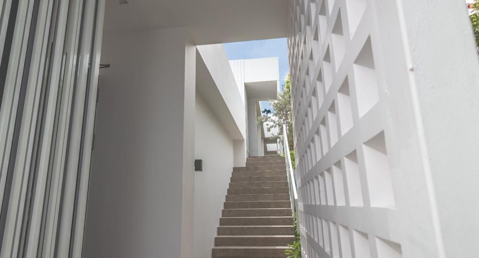 À louer 8 chambres villa à Na Jomtien, Pattaya