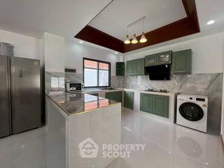 Продажа 4 спальни вилла в Банг Ламунг, Чонбури