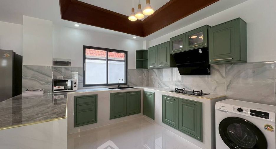 Продажа 4 спальни вилла в Йомтиен, Паттайя