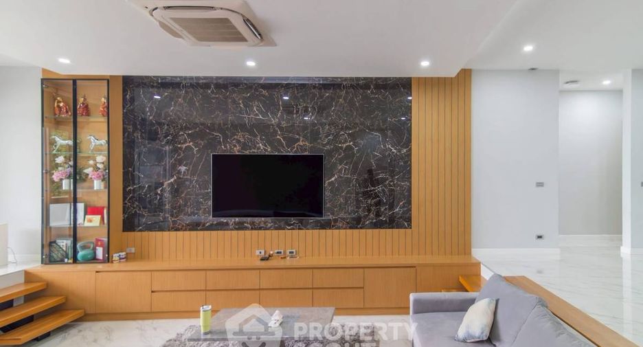 For sale 4 ベッドルーム villa in Bang Lamung, Chonburi