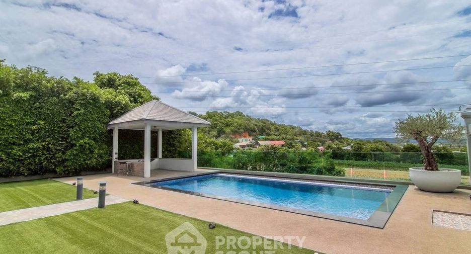 For sale 4 ベッドルーム villa in Bang Lamung, Chonburi