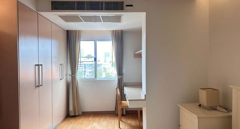Wohnung zur Miete mit 3 Zimmer in Phra Khanong, Bangkok