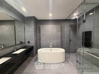出租 3 卧室 独立屋 在 Wang Thong Lang, 曼谷