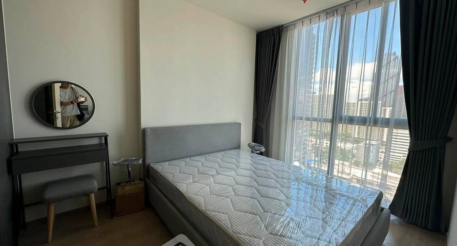 For rent 3 ベッドルーム condo in Huai Khwang, Bangkok