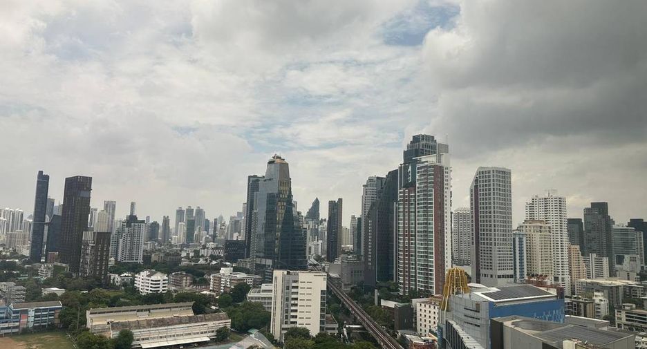 For rent 2 bedrooms condo in Khlong Toei, Bangkok