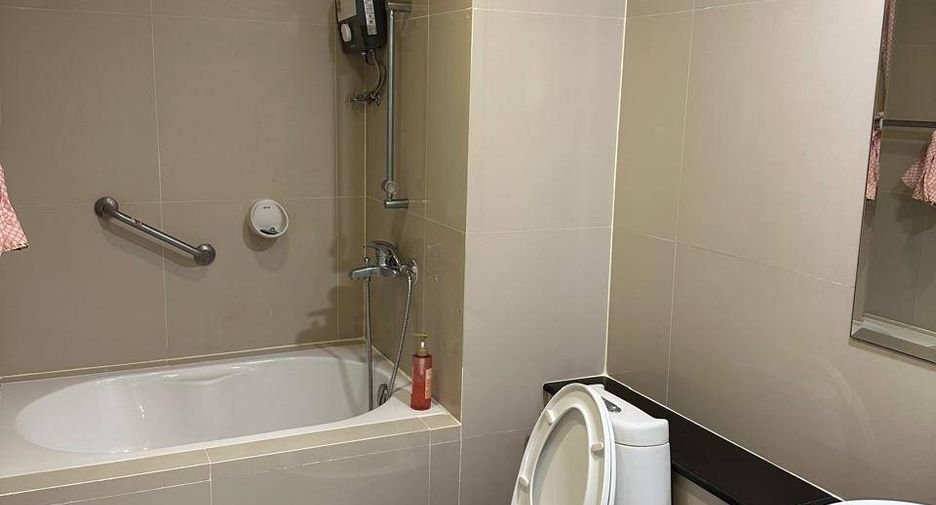 For rent 2 bedrooms condo in Khlong Toei, Bangkok