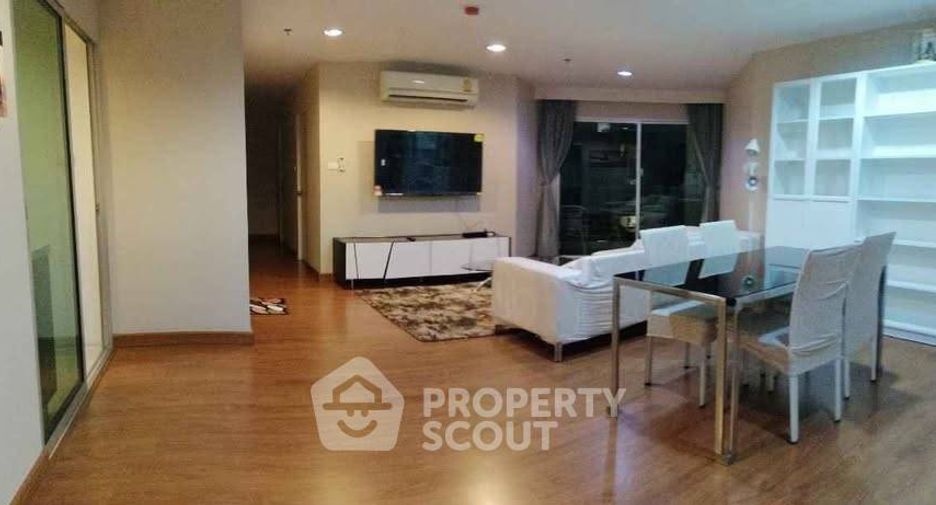 Wohnung zur Miete mit 3 Zimmer in Huai Khwang, Bangkok