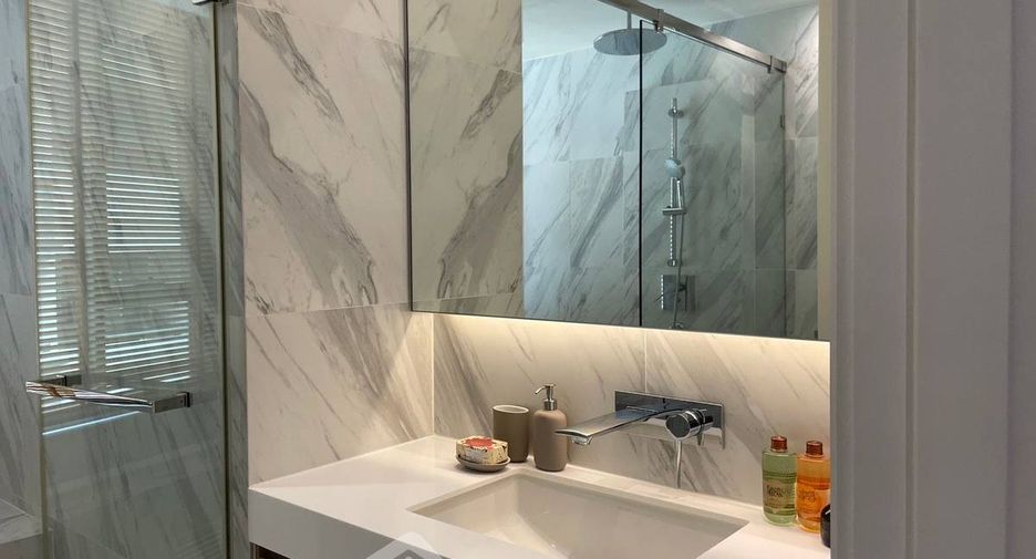 For rent 2 bedrooms condo in Khlong Toei, Bangkok