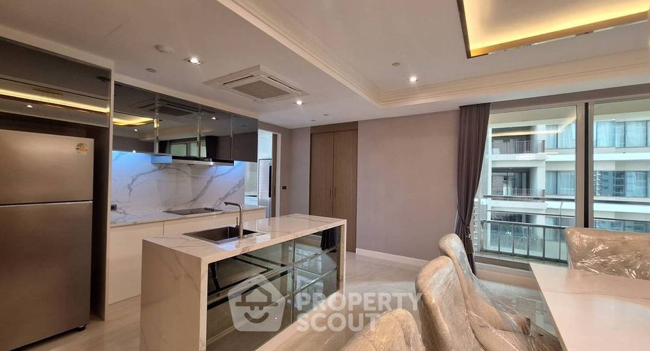 For rent 3 bedrooms condo in Khlong Toei, Bangkok