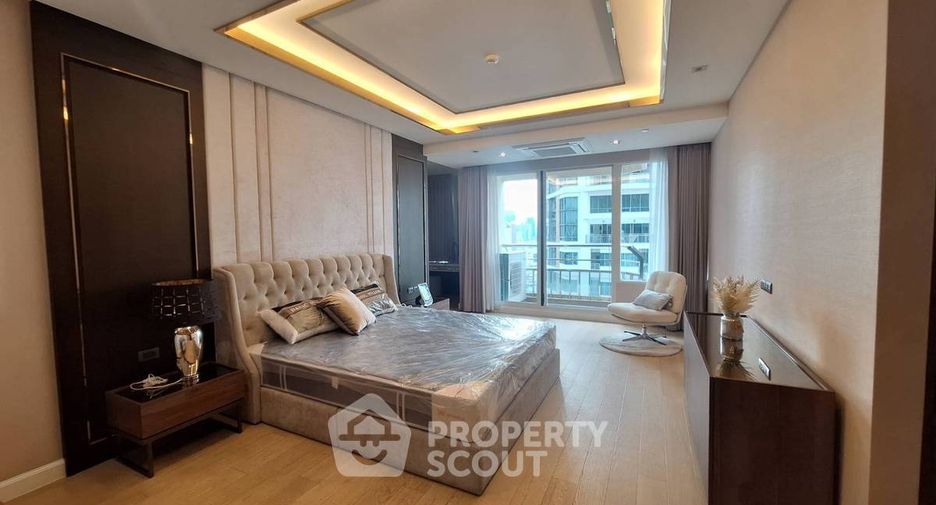 For rent 3 bedrooms condo in Khlong Toei, Bangkok