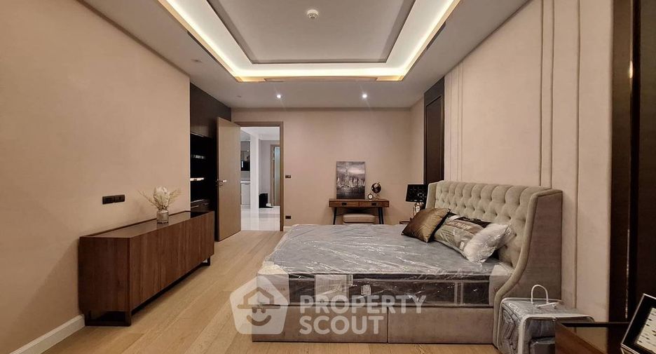 For rent 3 bedrooms condo in Khlong Toei, Bangkok