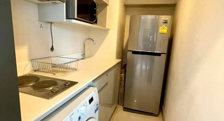 Condo en alquiler de 2 habitaciones en Huai Khwang, Bangkok
