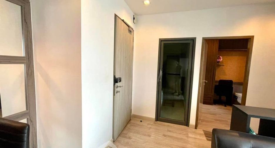 Condo en alquiler de 2 habitaciones en Huai Khwang, Bangkok