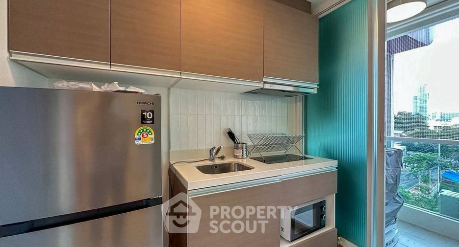 Condo en alquiler de 2 habitaciones en Phaya Thai, Bangkok