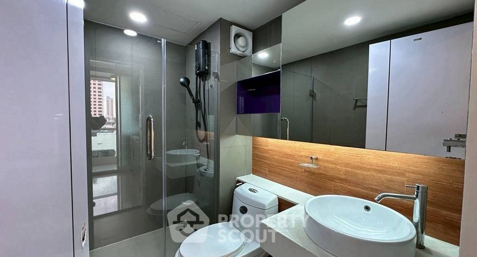 Condo en alquiler de 2 habitaciones en Phaya Thai, Bangkok