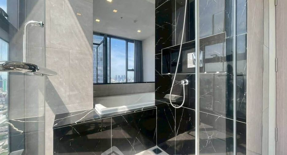 For rent 2 bedrooms condo in Huai Khwang, Bangkok