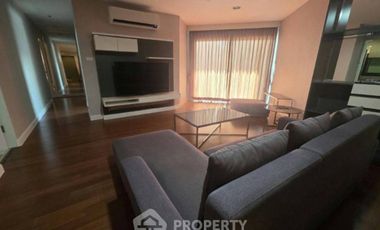 Wohnung zur Miete mit 3 Zimmer in Huai Khwang, Bangkok