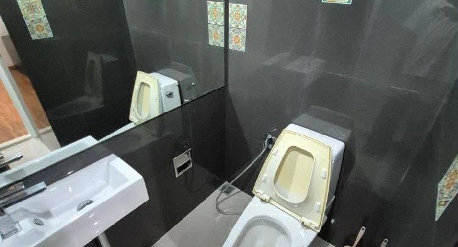 For rent 1 bed condo in Phra Khanong, Bangkok