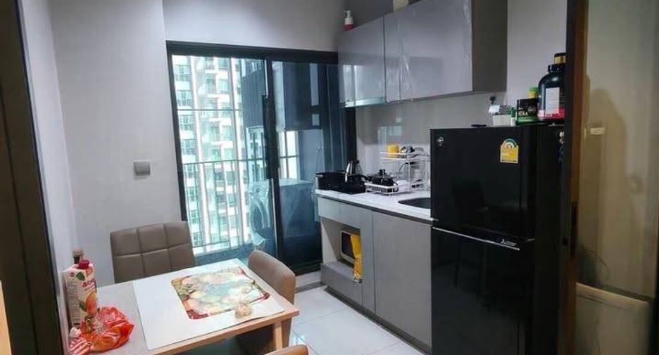 Wohnung zur Miete mit 1 Zimmer in Huai Khwang, Bangkok