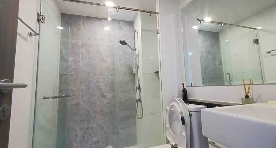 Wohnung zur Miete mit 1 Zimmer in Huai Khwang, Bangkok