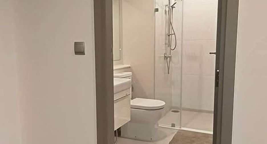 Condo en alquiler de 2 habitaciones en Huai Khwang, Bangkok