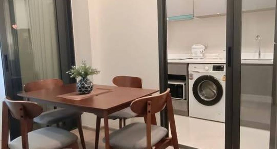 Condo en alquiler de 2 habitaciones en Huai Khwang, Bangkok