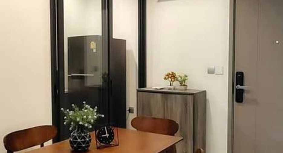 Condo en alquiler de 2 habitaciones en Huai Khwang, Bangkok