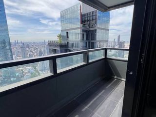 For rent 3 bedrooms condo in Bang Rak, Bangkok