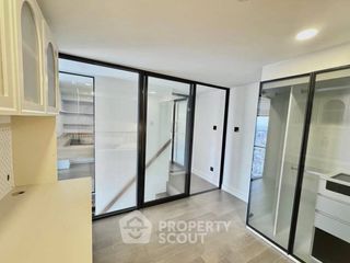 For rent 3 bedrooms condo in Bang Rak, Bangkok