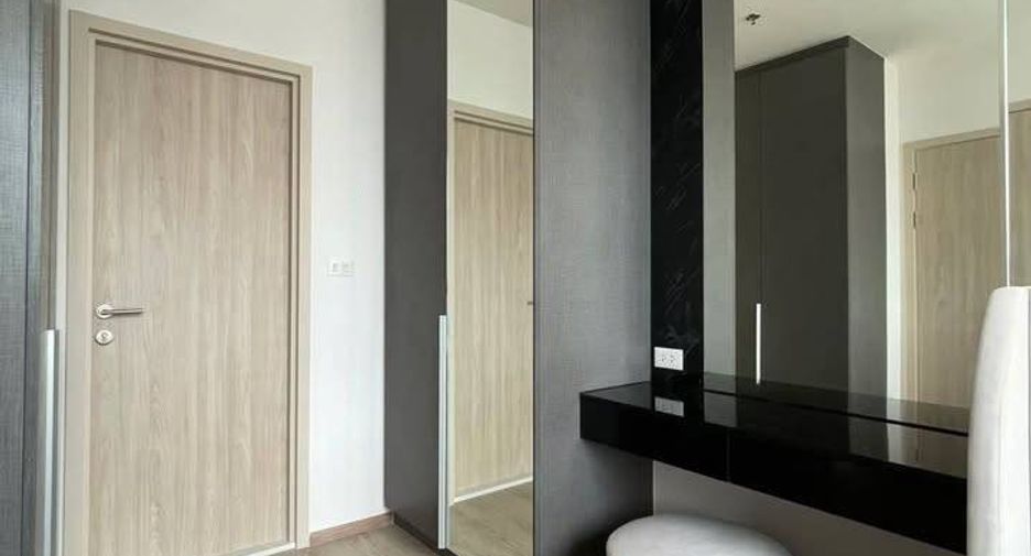 À louer 1 chambre condo à Huai Khwang, Bangkok