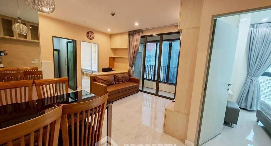 Condo en alquiler de 2 habitaciones en Huai Khwang, Bangkok