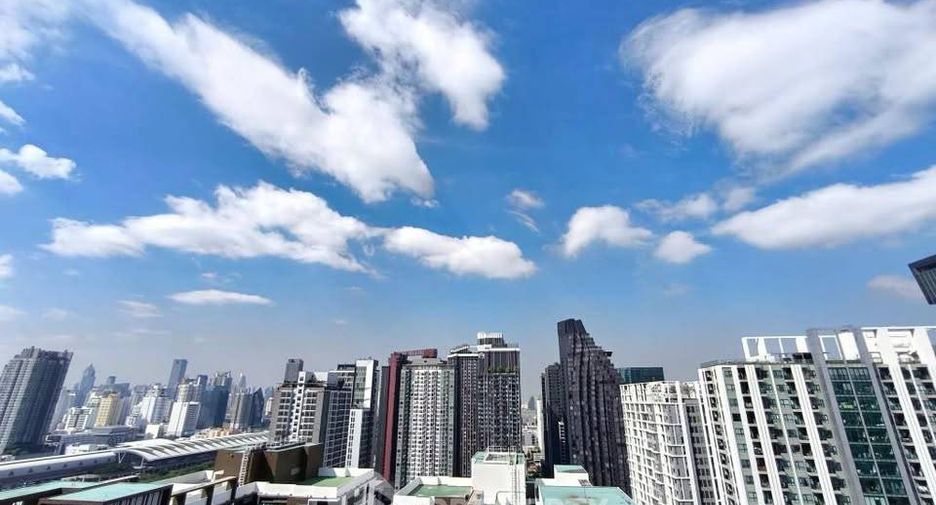For rent 2 bedrooms condo in Watthana, Bangkok