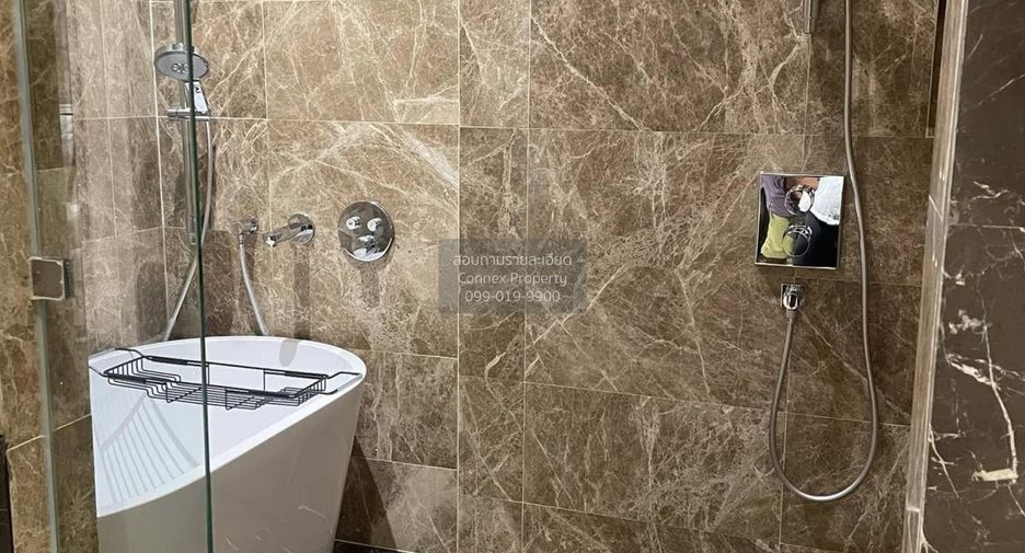 For rent 2 bedrooms condo in Pathum Wan, Bangkok