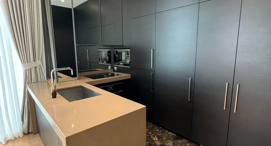For rent 2 bedrooms condo in Pathum Wan, Bangkok