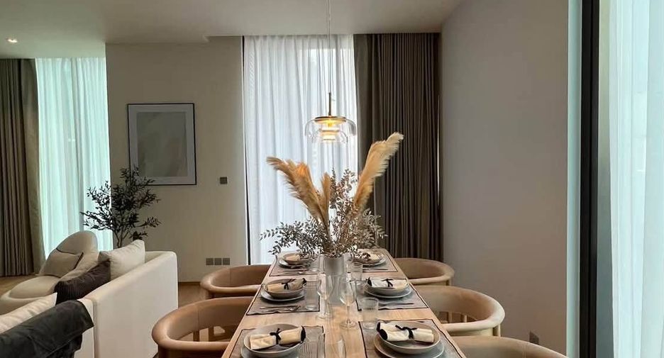 For rent 2 bedrooms condo in Pathum Wan, Bangkok