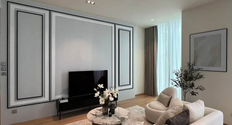 For rent 2 bedrooms condo in Pathum Wan, Bangkok