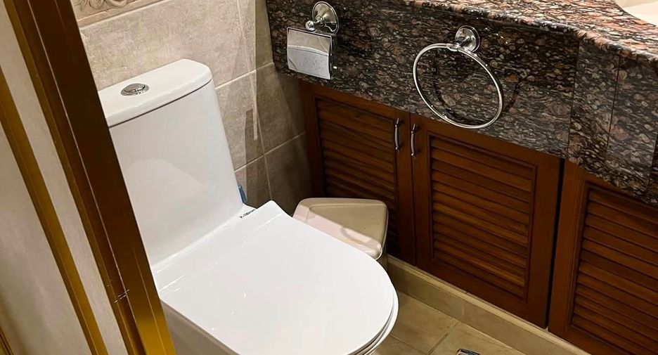 Wohnung zur Miete mit 1 Zimmer in Bang Rak, Bangkok