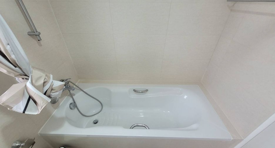 Wohnung zur Miete und zum Kauf mit 3 Zimmer in Khlong Toei, Bangkok