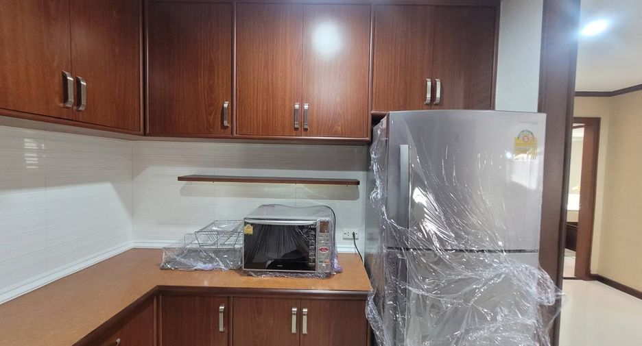Wohnung zur Miete und zum Kauf mit 3 Zimmer in Khlong Toei, Bangkok