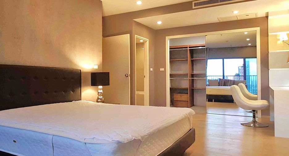 À louer 3 chambres condo à Khlong Toei, Bangkok