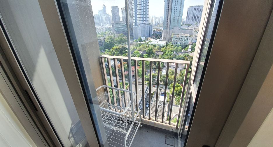 For rent 1 bed condo in Khlong Toei, Bangkok